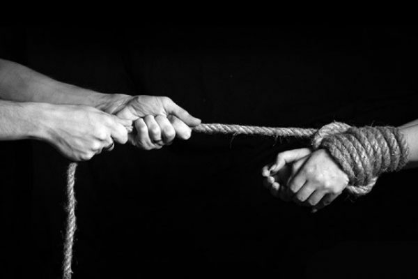 Торговля людьми – как не стать жертвой