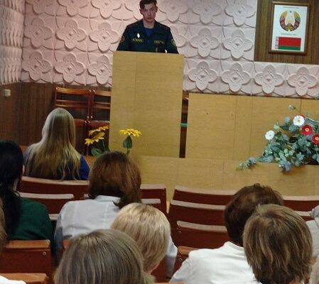 Профилактическая беседа «Весенние палы – причина пожаров»  прошла в УЗ «Свислочская ЦРБ»